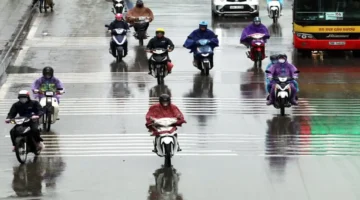 أمطار خفيفة تسبق عواصف رعدية متوقعة فوق المناطق الجبلية في شمال فيتنام